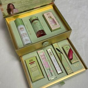 Pixi Fairytale Glow Box in Gold and Green
